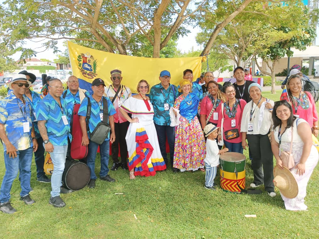 Diversidad cultural venezolana resaltó en festival Carifesta 2025 en Barbados